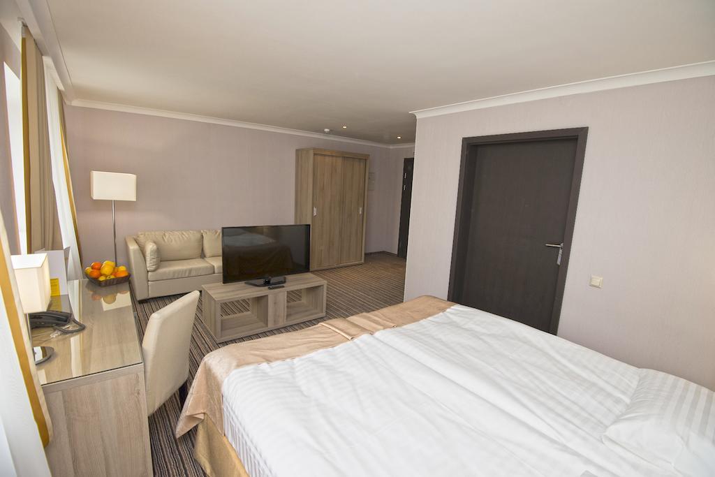 Optima Kherson Luaran gambar